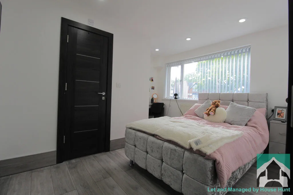 6 bedroom house for rent