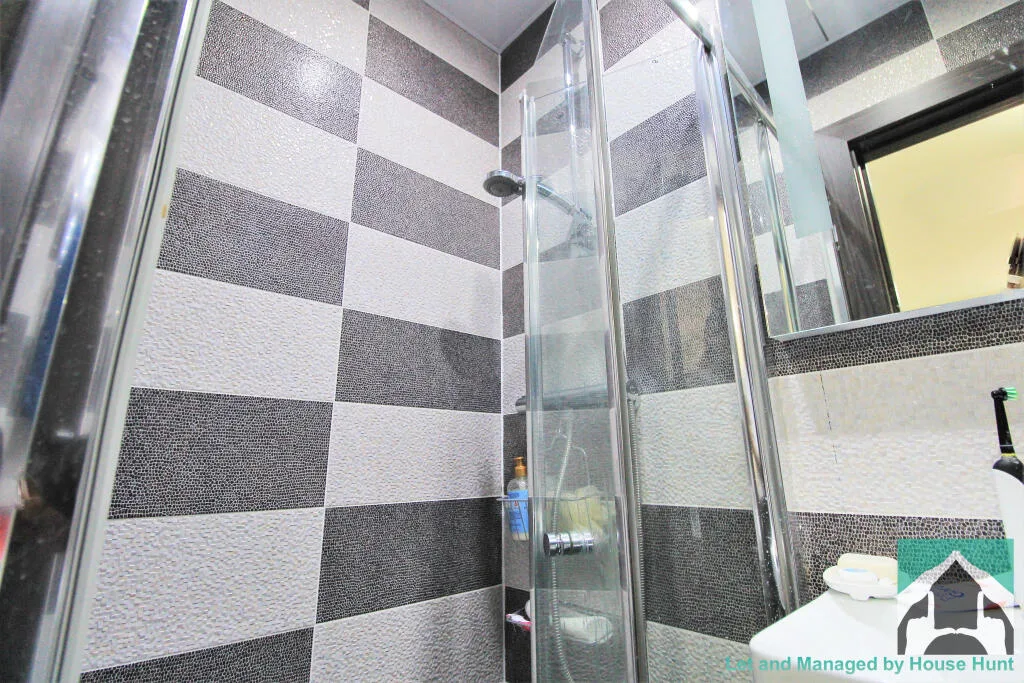 6 bedroom house for rent