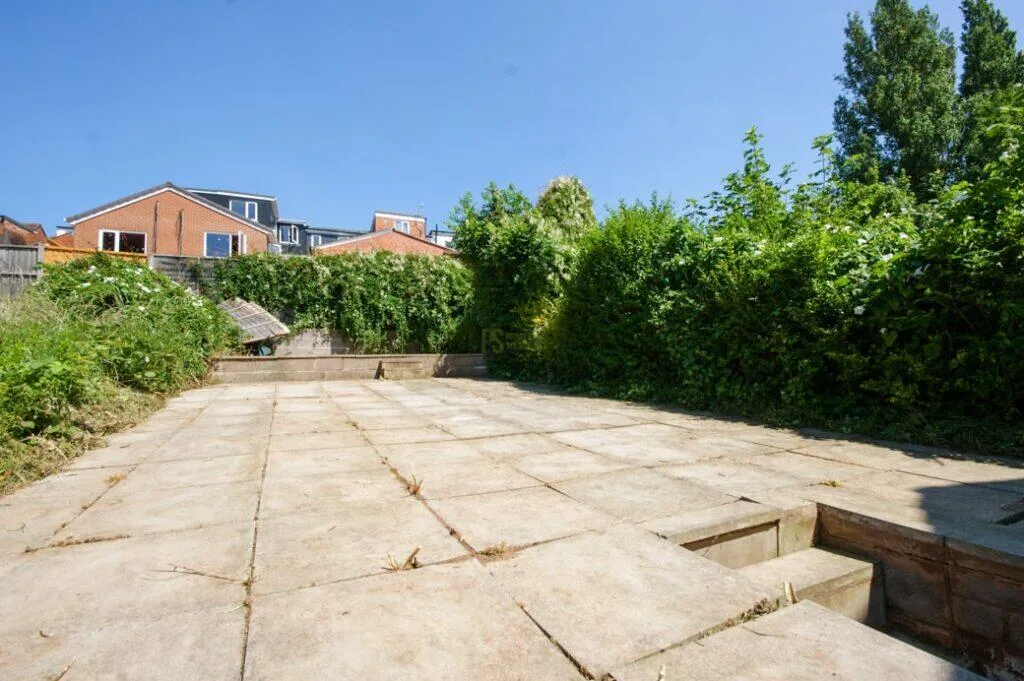 6 bedroom terraced house for rent