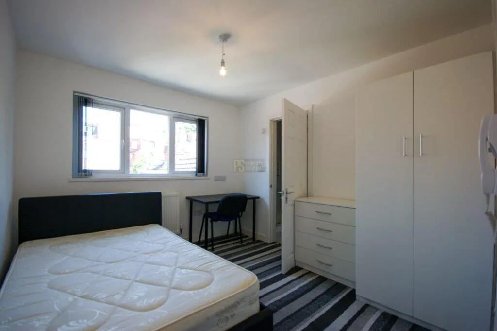 6 bedroom terraced house for rent