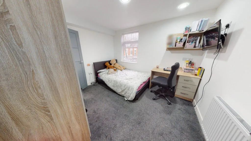 6 bedroom house for rent