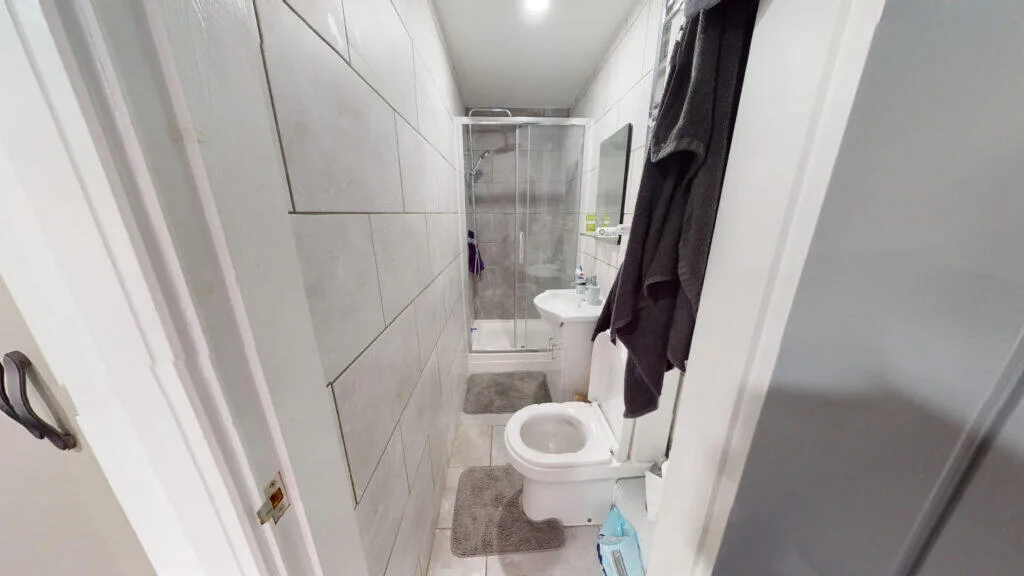 6 bedroom house for rent