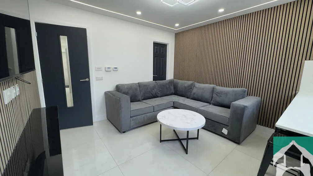 6 bedroom house for rent
