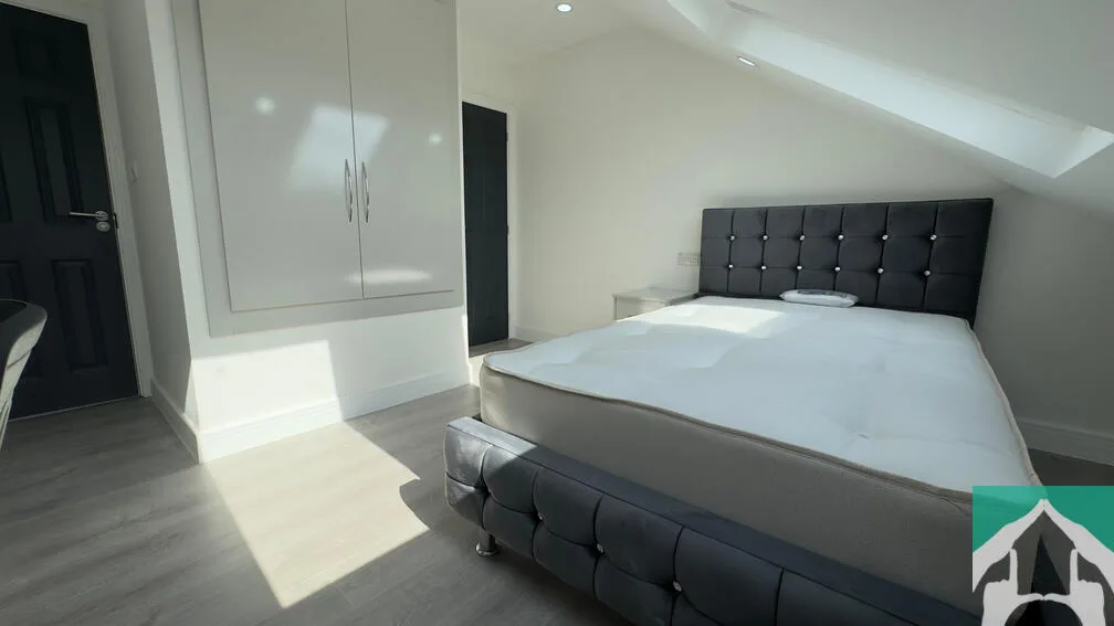 6 bedroom house for rent