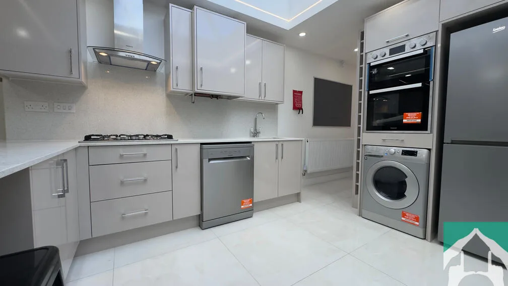 6 bedroom house for rent
