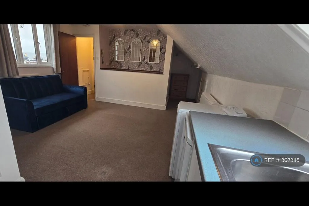 Studio flat for rent