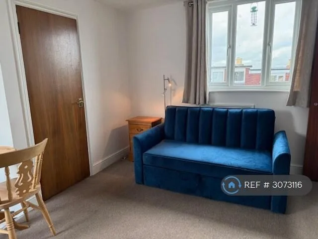 Studio flat for rent