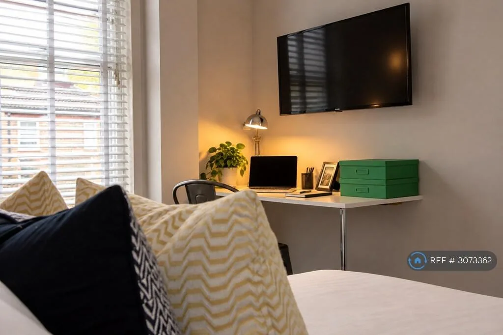 7 bedroom terraced house for rent