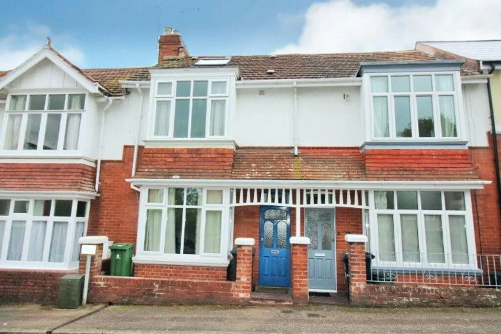 5 bedroom terraced house for rent