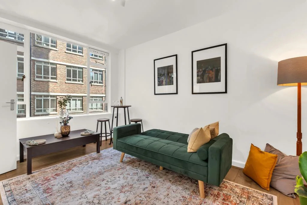 Studio flat for rent
