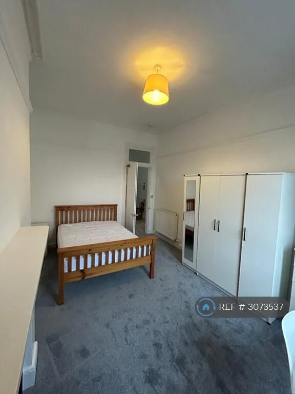 4 bedroom flat for rent