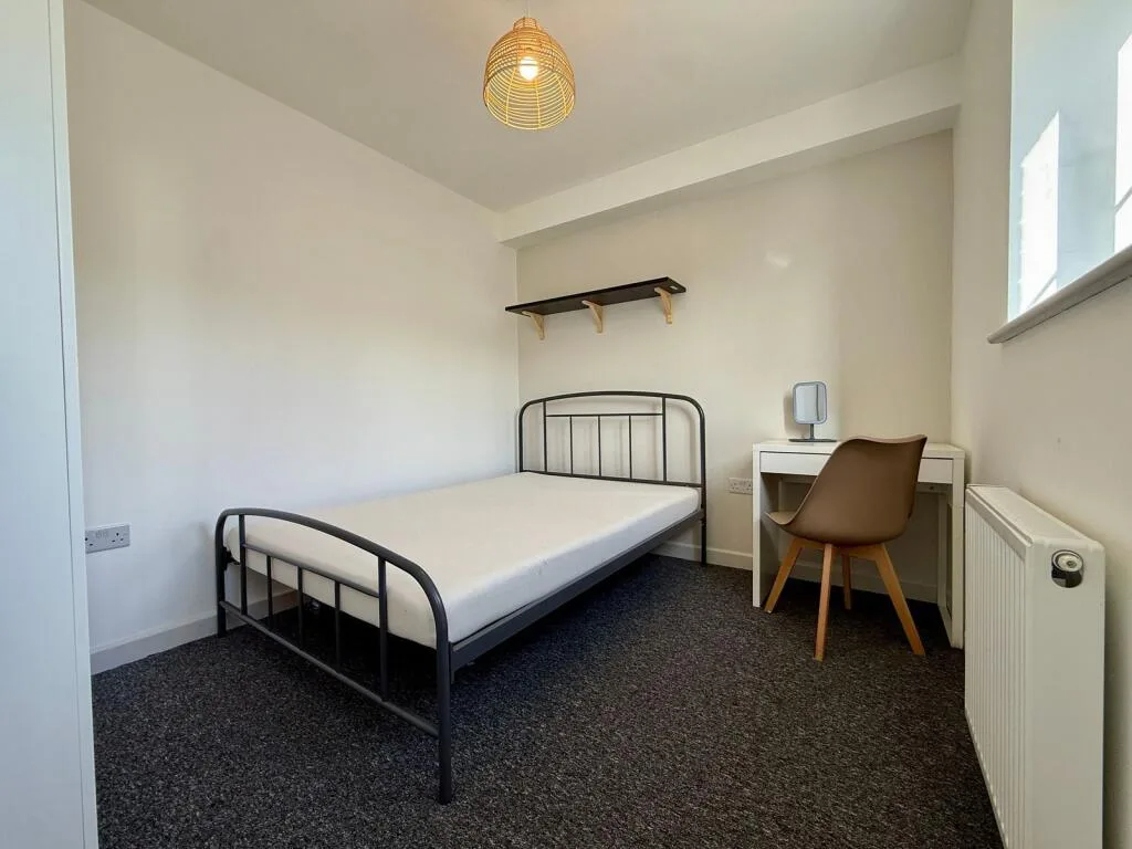 6 bedroom terraced house for rent