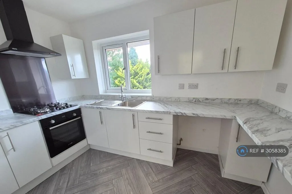 2 bedroom maisonette for rent