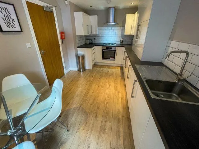 4 bedroom terraced house for rent