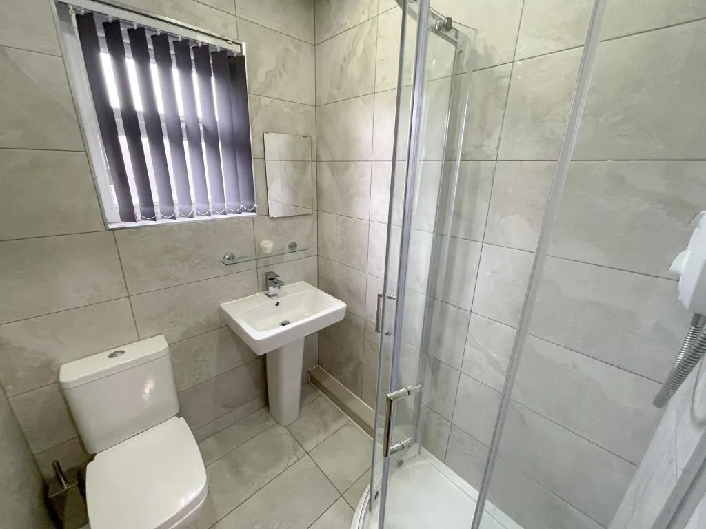 6 bedroom terraced house for rent