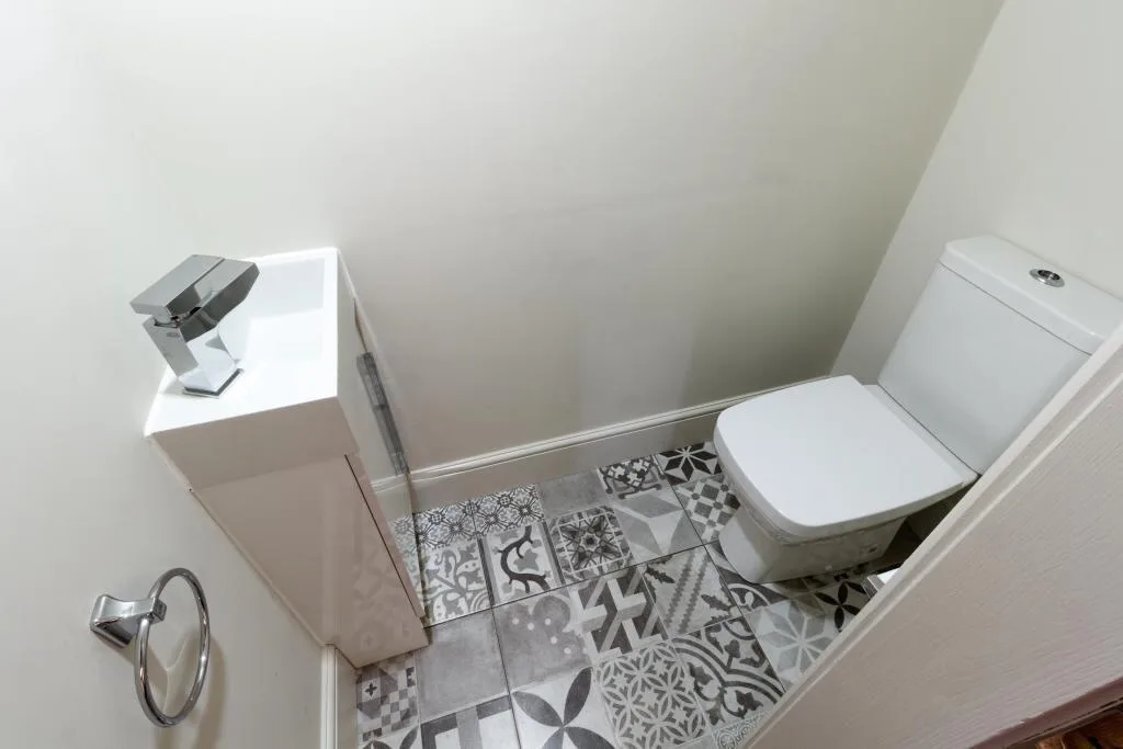 6 bedroom terraced house for rent