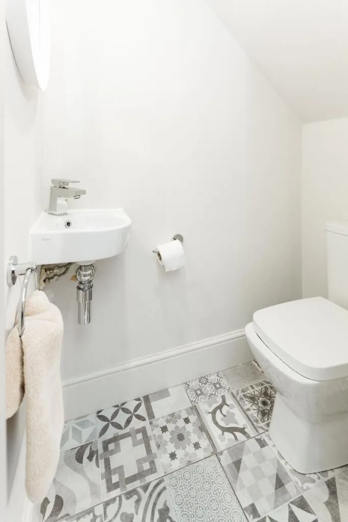 6 bedroom terraced house for rent
