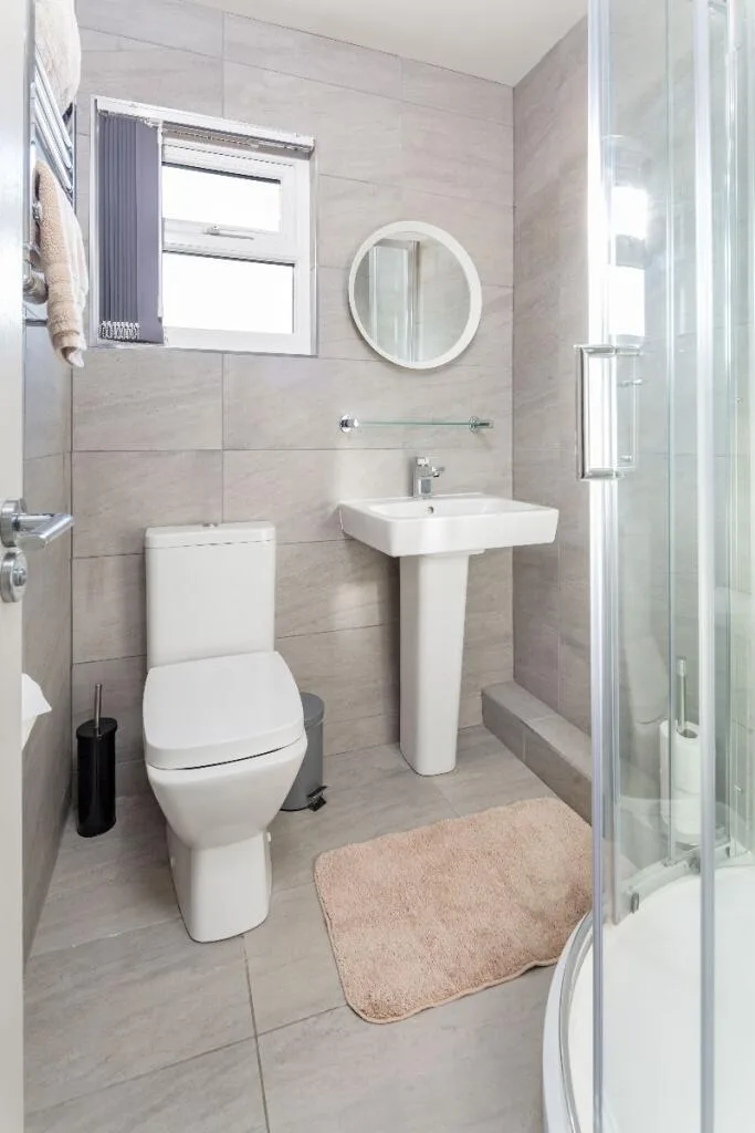 6 bedroom terraced house for rent