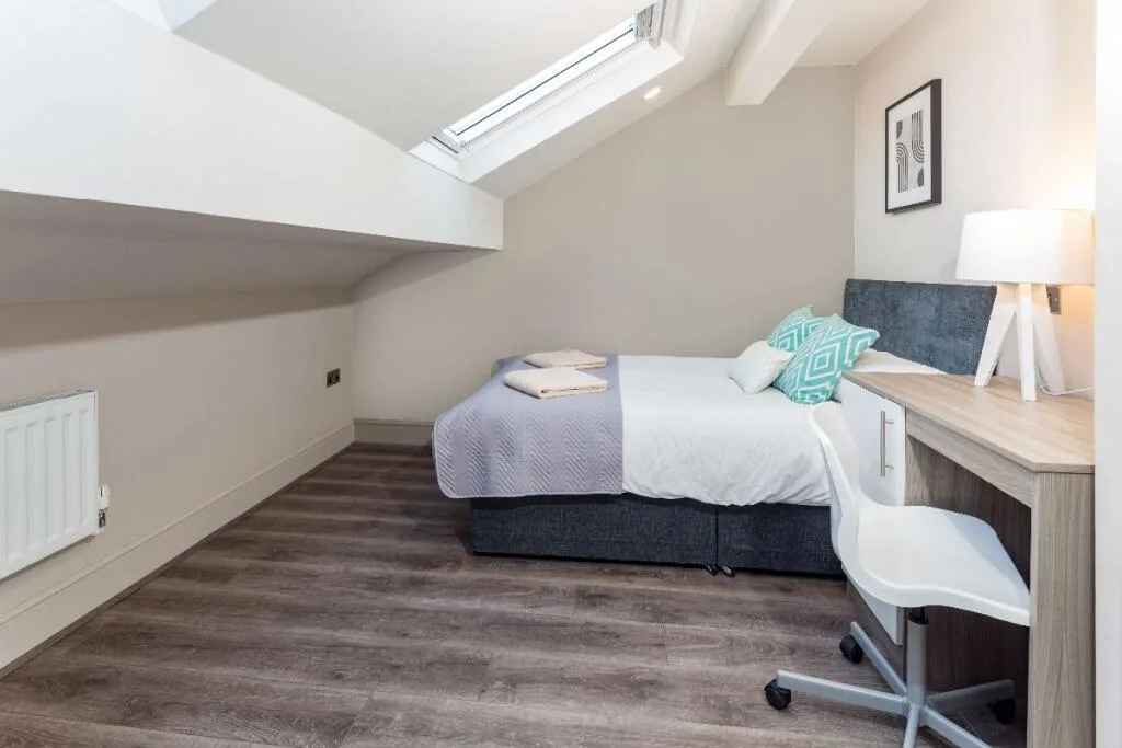 6 bedroom terraced house for rent