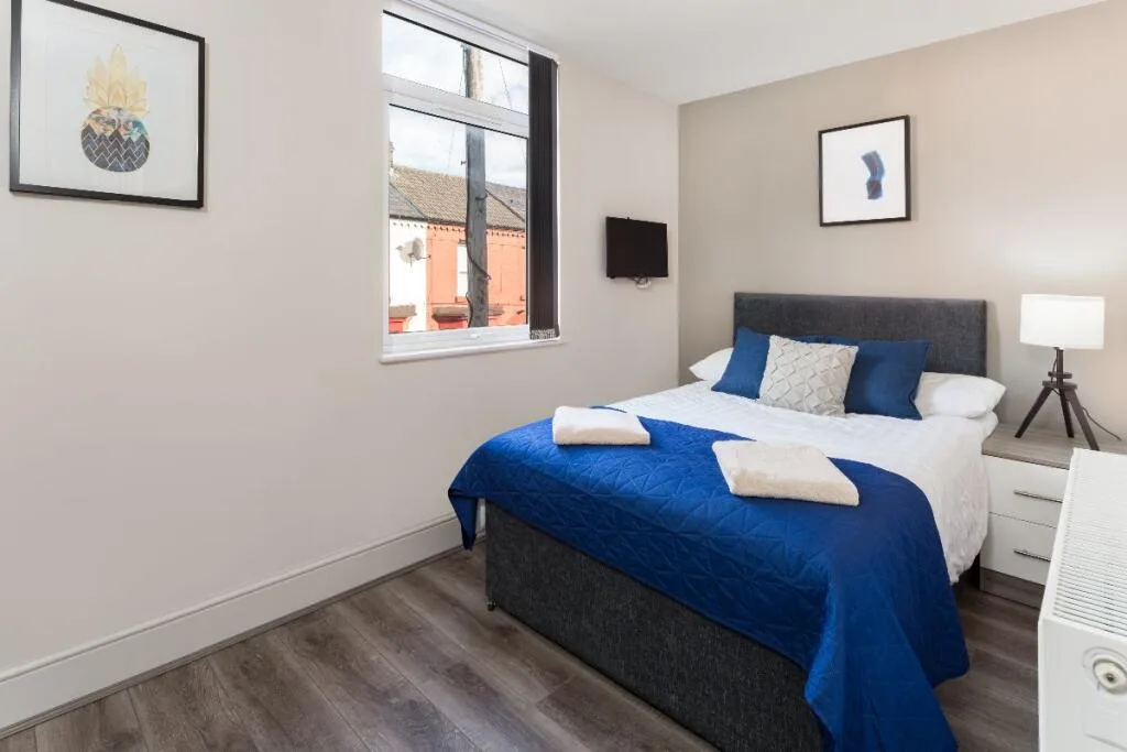 6 bedroom terraced house for rent