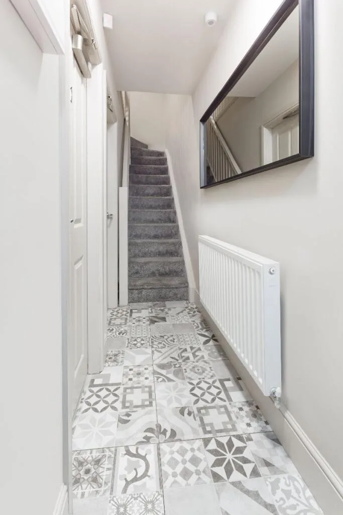 6 bedroom terraced house for rent