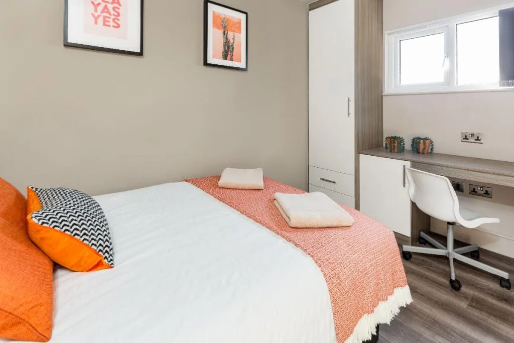 6 bedroom terraced house for rent