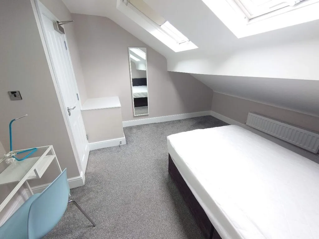 6 bedroom terraced house for rent