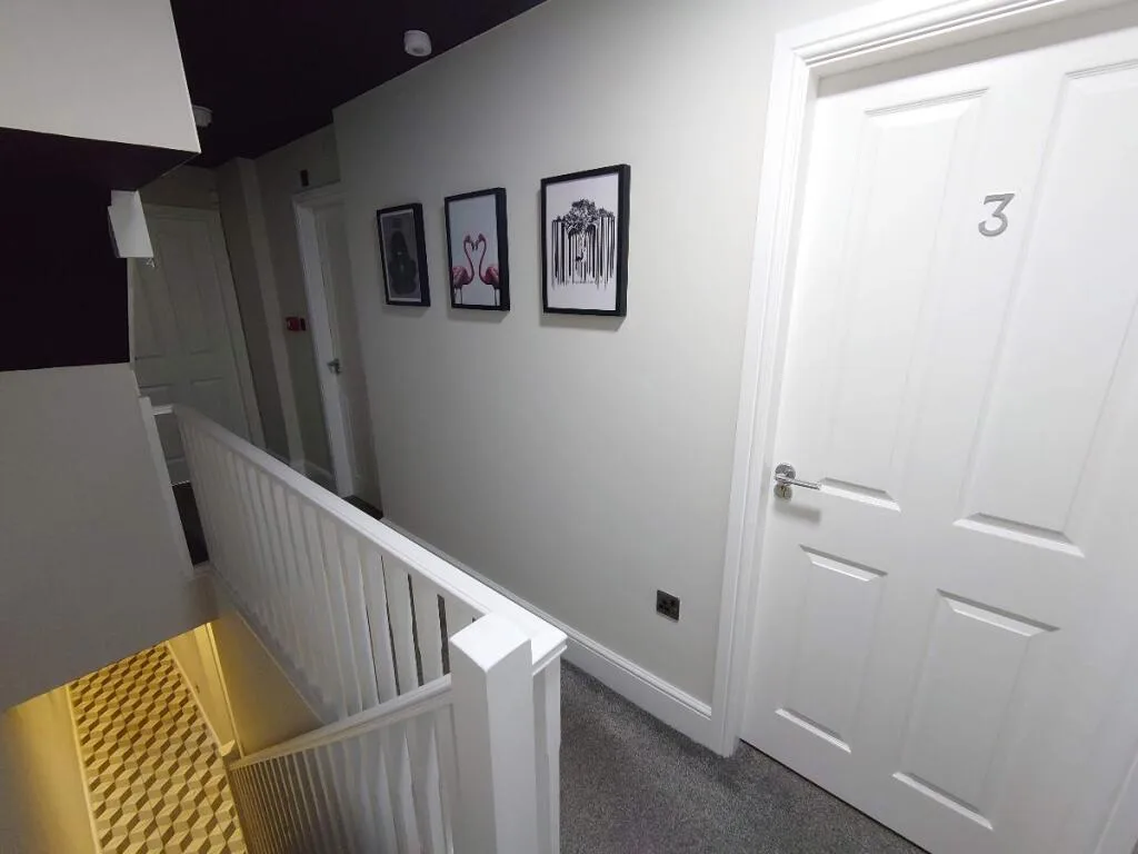 6 bedroom terraced house for rent