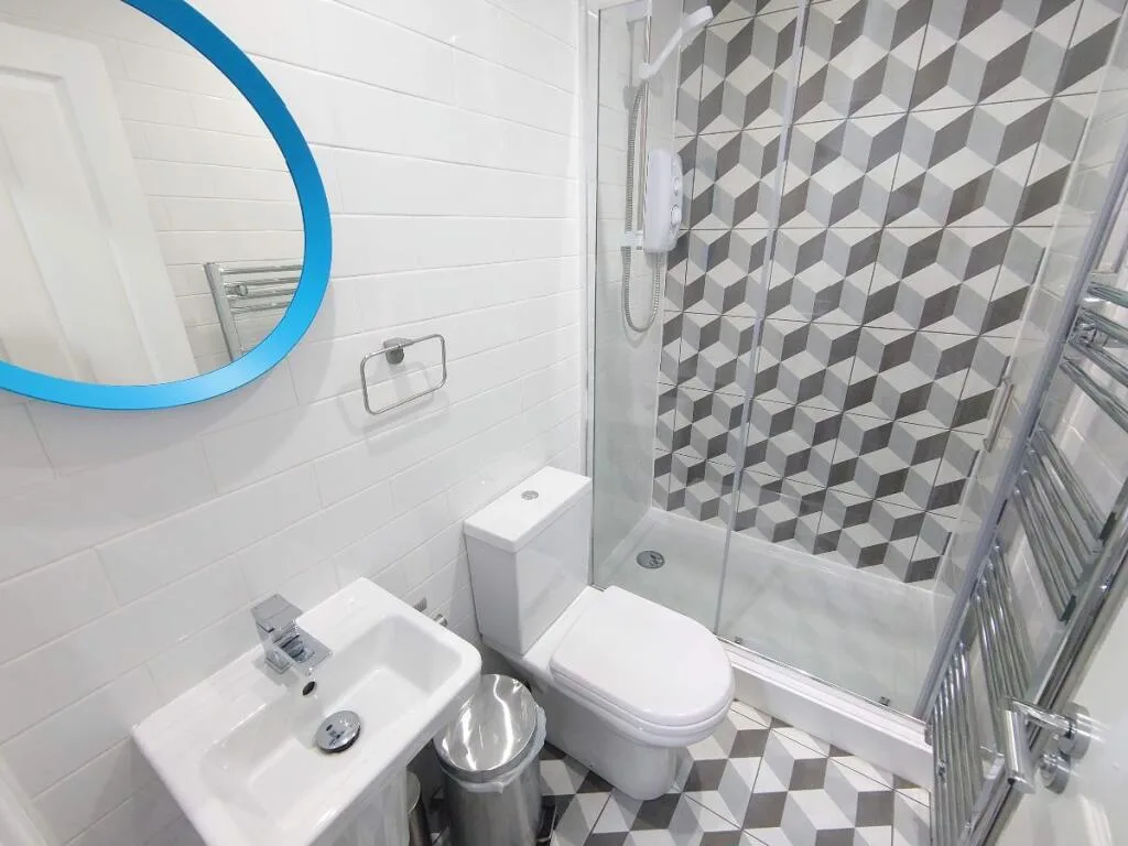 6 bedroom terraced house for rent