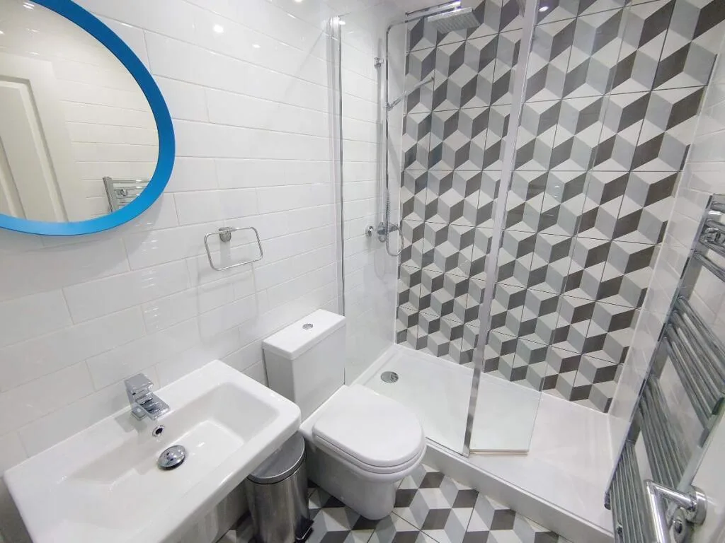 6 bedroom terraced house for rent