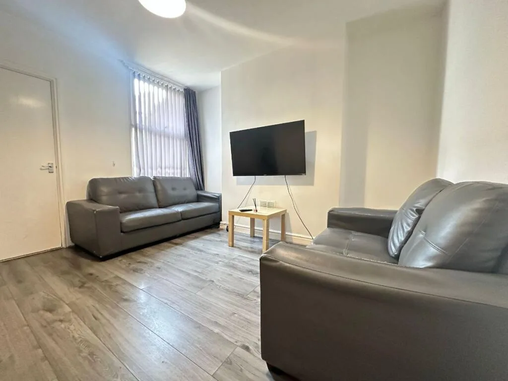 4 bedroom terraced house for rent