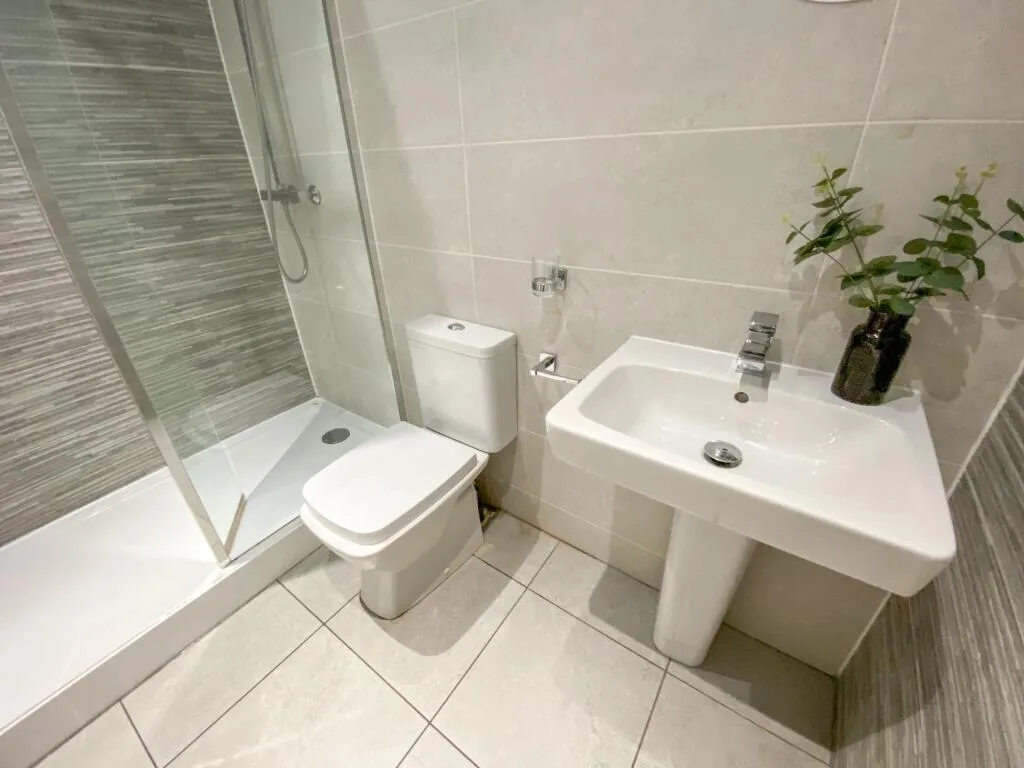 6 bedroom terraced house for rent