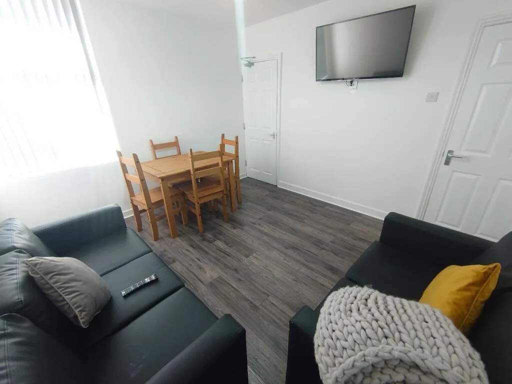 4 bedroom terraced house for rent