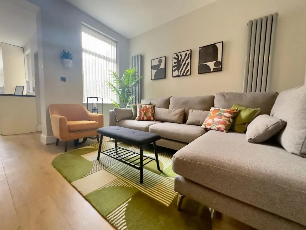6 bedroom terraced house for rent