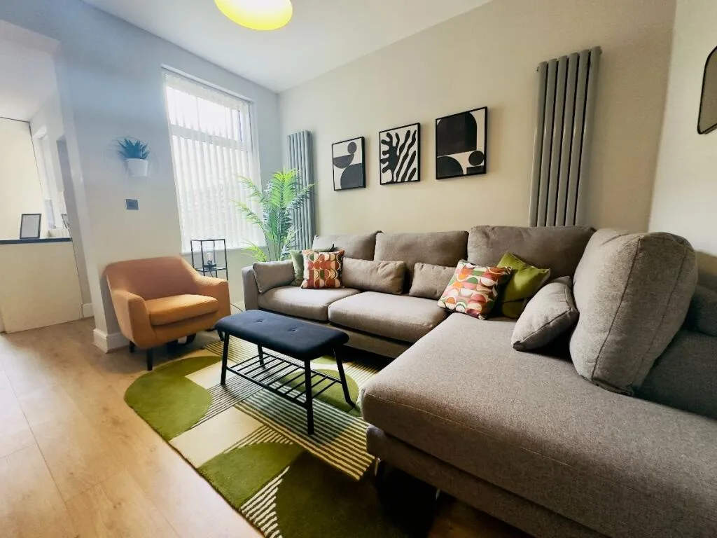 6 bedroom terraced house for rent