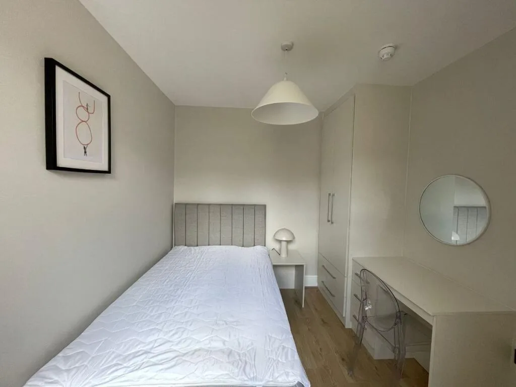 6 bedroom terraced house for rent