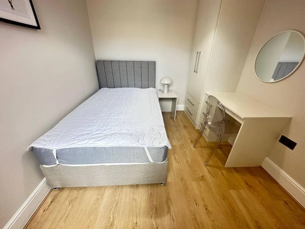 6 bedroom terraced house for rent