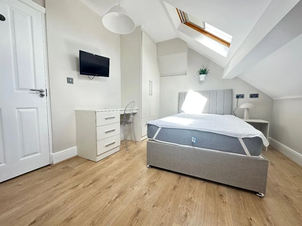 6 bedroom terraced house for rent