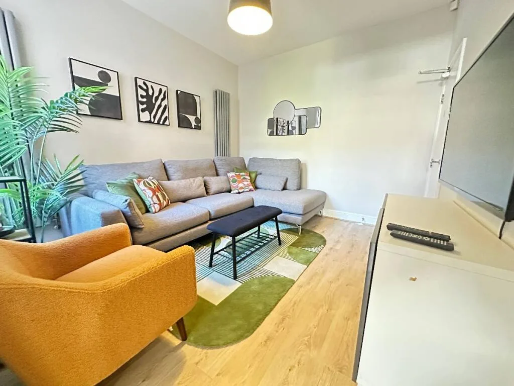 6 bedroom terraced house for rent