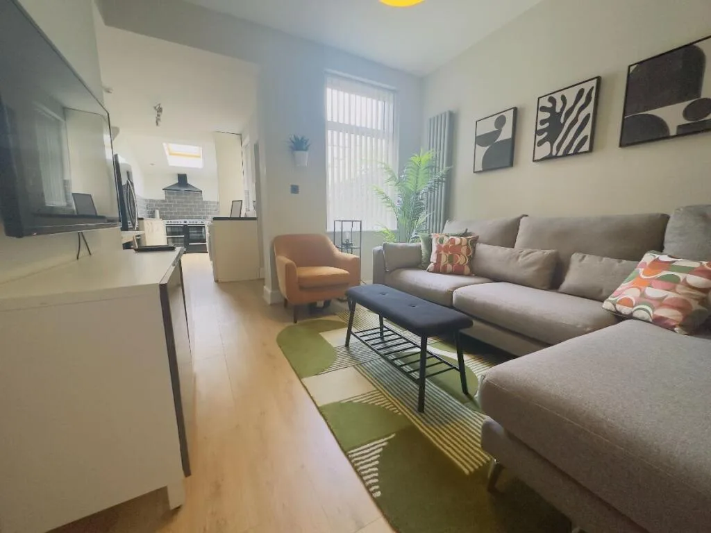 6 bedroom terraced house for rent