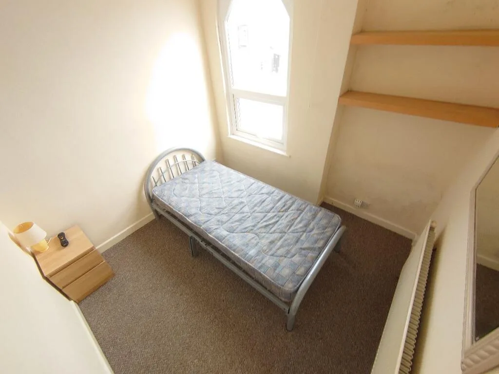 4 bedroom semi-detached house for rent