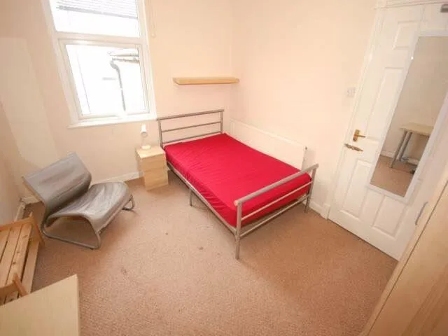 4 bedroom semi-detached house for rent