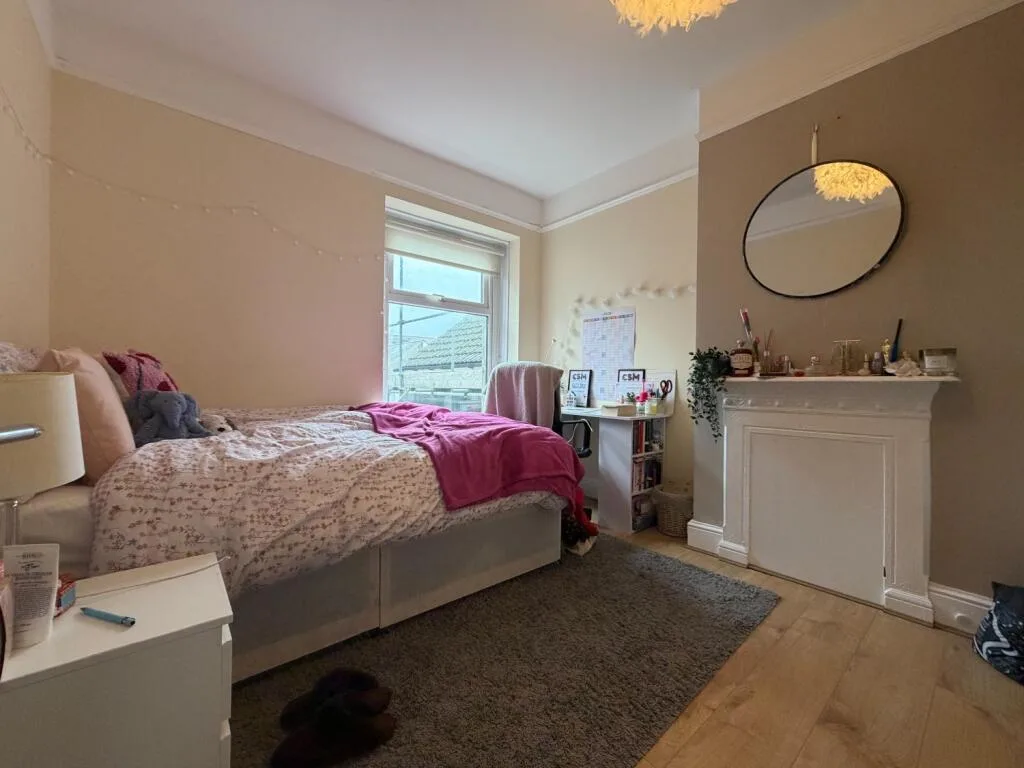 5 bedroom terraced house for rent