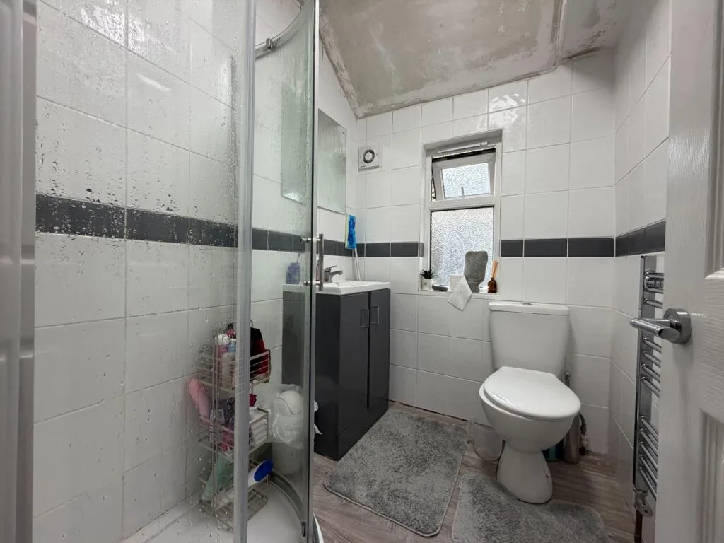 5 bedroom terraced house for rent