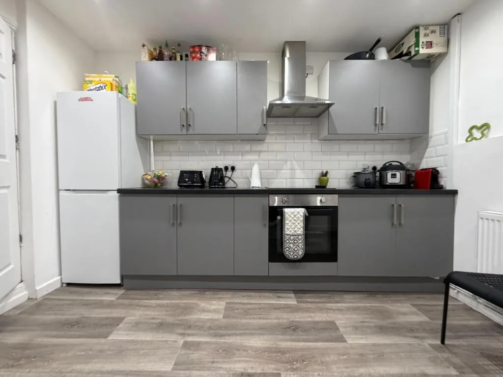 5 bedroom terraced house for rent