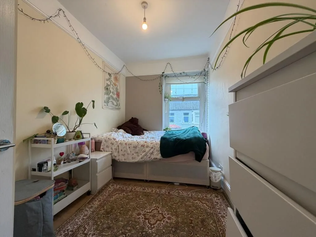 5 bedroom terraced house for rent