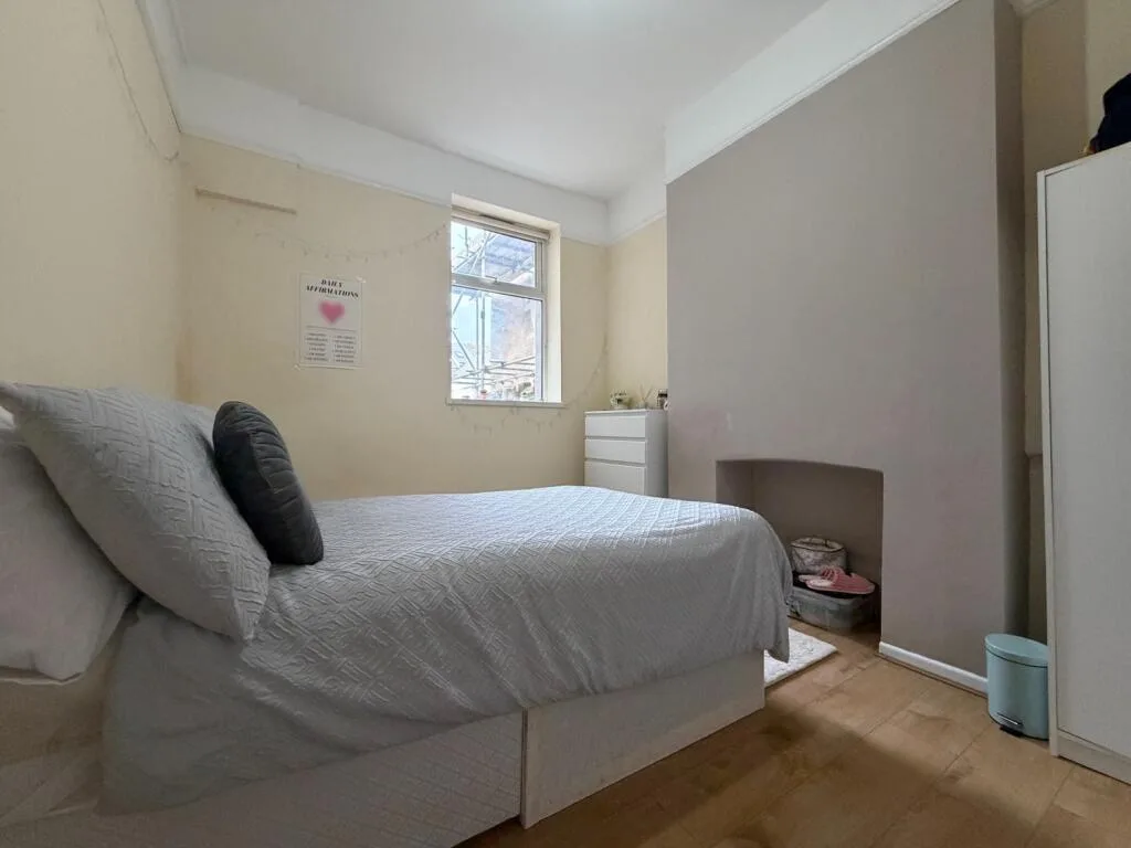 5 bedroom terraced house for rent