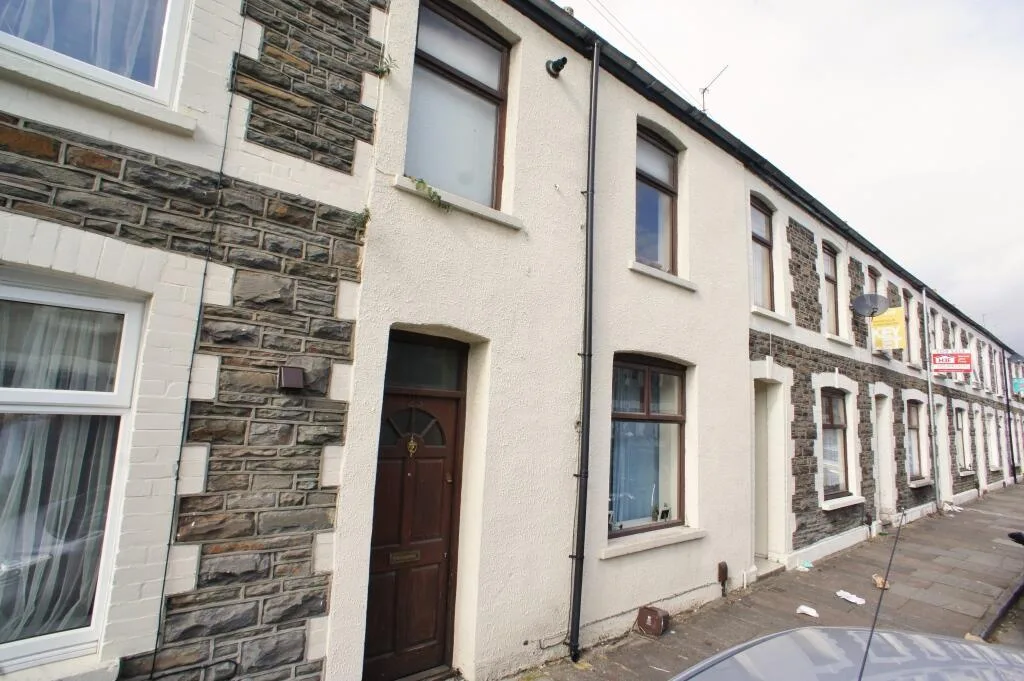 6 bedroom house for rent