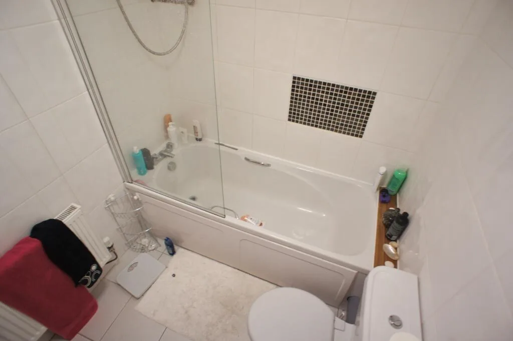6 bedroom house for rent