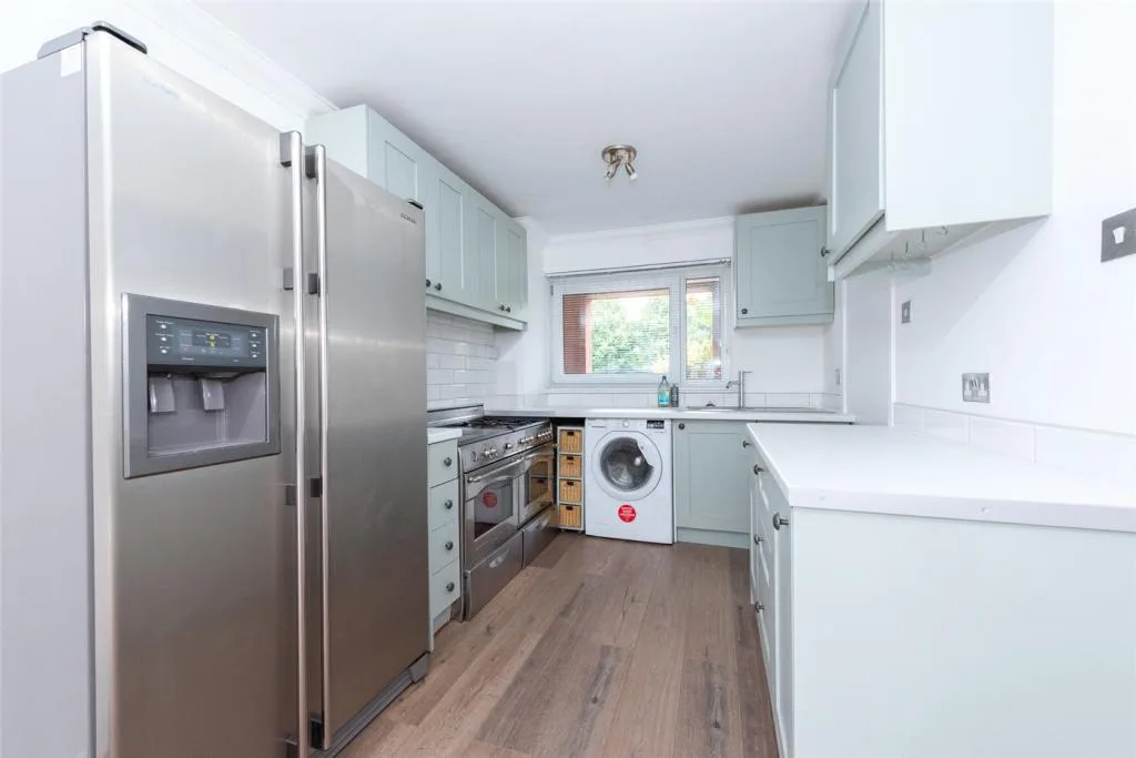 3 bedroom ground floor flat for rent